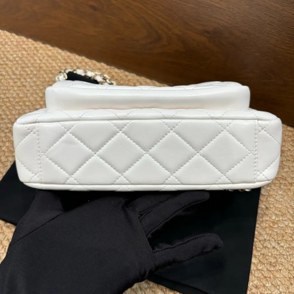 CHANEL White Quilted Crossbody Bag - Picture 7 of 15